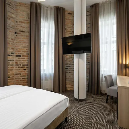 Wellton Centrum & 4*