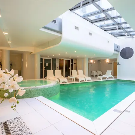 Wellton Centrum & 4*