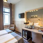Wellton Centrum & 4* Riga