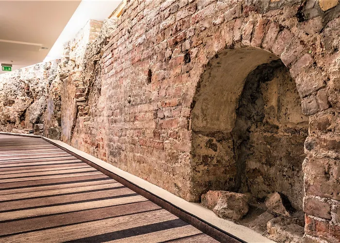 Wellton Centrum & ホテル