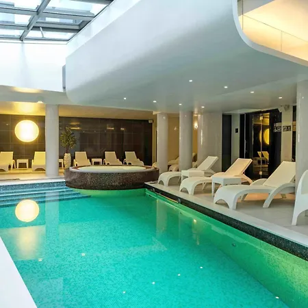 Wellton Centrum & Hotel 4*