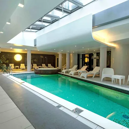 ホテル Wellton Centrum & 4*