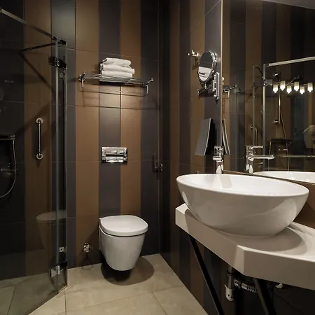 Ξενοδοχείο Wellton Centrum & 4*